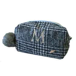ポーチ Plaid イニシャル スクエアポーチ 化粧品 収納 M（グレー） D18-1627