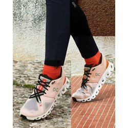 On Cloud X 3 レディース ランニングシューズ ローズ Amazon.com | On Women's Cloud X 3 Sneakers, Rose/Sand, Pink