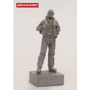AL4102 1/48 F-18 ホーネット用 パイロットフィギュア [組立式プラスチックモデル]