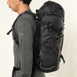 ★ マウンテンハードウェア スクランブラー25 バックパック Rサイズ ブラック スクランブラー 25 バックパック | MOUNTAIN HARD WEAR