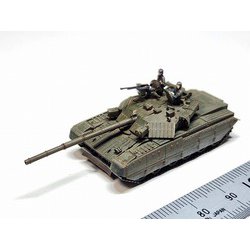 トランペッター　1/35　ウクライナ陸軍 T-84 主力戦車　未組立