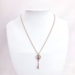 Q5248 [minacute 秘密の鍵 ネックレス]