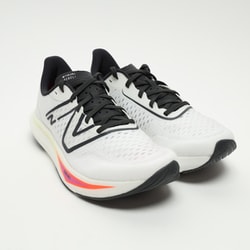 新品　NB ニューバランス　FuelCell Rebel v3 白　24cm Running shoes New Balance FuelCell Rebel v3 - Top4Running.com