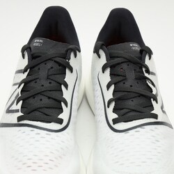 新品　NB ニューバランス　FuelCell Rebel v3 白　24cm Running shoes New Balance FuelCell Rebel v3 - Top4Running.com
