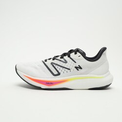 新品　NB ニューバランス　FuelCell Rebel v3 白　24cm Running shoes New Balance FuelCell Rebel v3 - Top4Running.com