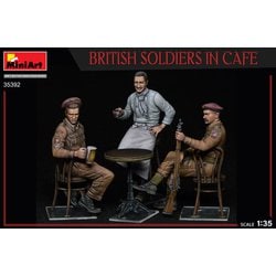 MA35392 1/35 カフェのイギリス兵 フィギュア3体入 [1/35スケール プラモデル]