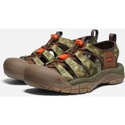 ニューポート レトロ NEWPORT RETRO×SMOKEY BEAR 1027452 Smokey Bear/Military Olive US10(28cm) [サンダル メンズ]