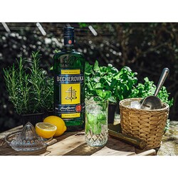 ヨドバシ.com - ヤン・ベヘール Jan Becher ベヘロフカ 38度 ヨドバシ.com - ヤン・ベヘール Jan Becher ベヘロフカ 38度