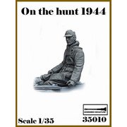 AR35010 1/35 WWII ドイツ 偵察中#3 ハッチに座る兵士（1体入） [組立式プラスチックモデル]
