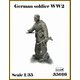 AR35016 1/35 WWII ドイツ軍兵士#2 前方を伺う兵士（1体入） [組立式プラスチックモデル]