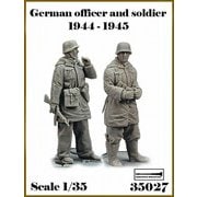 AR35027 1/35 WWII ドイツ軍兵士1944-45#3 下士官兵と将校セット [組立式プラスチックモデル]