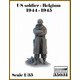 AR35031 1/35 WWII アメリカ ベルギーの戦い1944-1945#4 腕組みする兵士（1体入） [組立式プラスチックモデル]