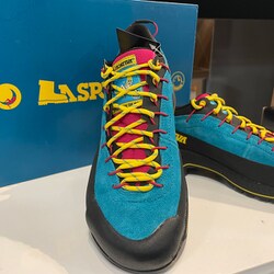 ヨドバシ.com - スポルティバ LA SPORTIVA TX4 R 27Z 640108