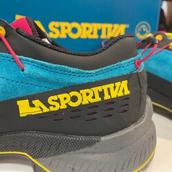 ヨドバシ.com - スポルティバ LA SPORTIVA TX4 R 27Z 640108