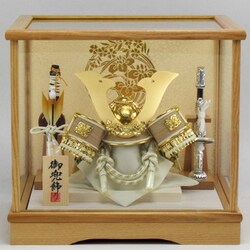兜飾り 兜ケース飾り 5号兜オーク金大鍬 ガラスケース コンパクト Koei-8501-A
