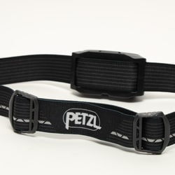 【美品 定価9,900円 36%off】ペツル ヘッドライト アクティック コア ヨドバシ.com - ペツル PETZL アクティック コア E065AA00