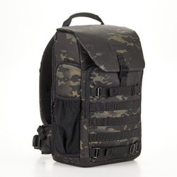 カメラバッグ アクシス V2 LT バックパック 20L マルチカムブラック 637-769