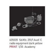 EDU635035 1/35 Sd.Kfz.251/1 C型用無線機セット ダークイエロー （アカデミー用） [プラモデル用パーツ]