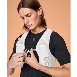On Ultra Vest 10L Mサイズ フラスク新品2本付 On公式】オンラインストア / ウルトラベスト10L / 取り外し可能