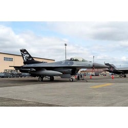 1/144 F-16C Block 50　サークルKサンクス限定特典 Amazon.co.jp: サークルKサンクスオンライン限定特典 1/144 F