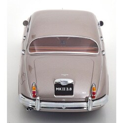 ミニカー　1/18 Jaguar MK II 3.8 1959 右ハンドル(パールシルバー) [KKDC181012] 1/18 Jaguar MK II 3.8 1959 Right Hand Drive (Pearl Silver
