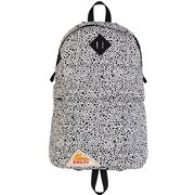DP デイパック DP DAYPACK 32592423 BEIGEDALMATI [アウトドア デイパック 18L]