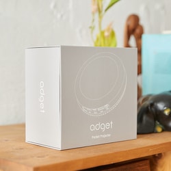adget ADGET POCKET PROJECTOR グレージュ Adget Pocket Projector (アジェット ポケットプロジェクター