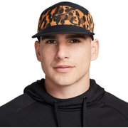 Dri-FIT フライ アンストラクチャード フラットビル アニマル プリント キャップ FN4412 815 モナーク/カカオワオ/ブラック/ブラック M/Lサイズ [スポーツウェア アクセサリ キャップ]