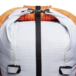 マムート トリオン38L女性用バックカントリー用ザック ヘルメットホルダー付 マムート トリオン38L女性用バックカントリー用ザック