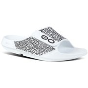 [正規輸入販売店] ウーアー スポーツ フレックス ルクス OOahh Sport Flex Luxe White Labyrinth 26cm(M7/W9) [リカバリーサンダル ユニセックス]