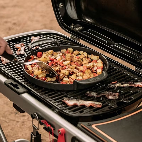 Weber ウェーバー9010013 [ポータブルガスグリル Weber Traveler（ウェーバー トラベラー）] アウトドア用品・キャンプ用品