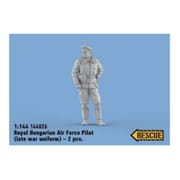 RSC144026 1/144 WW.II ハンガリー空軍パイロット 後期制服 2体入り [組立式プラスチックモデル]