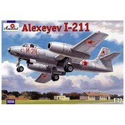 AM72251 1/72 アレクセエフI-211試作双発ジェット戦闘機 [組立式プラスチックモデル]