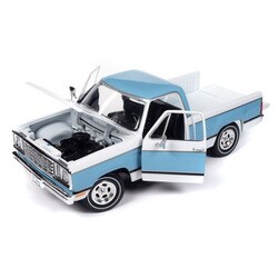 ヨドバシ.com - American Muscle AMM1303 1/18 1977 ダッジ