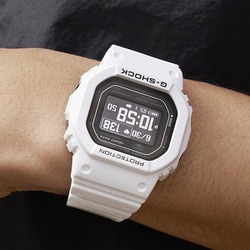 値下げ！ G-SHOCK ジーショック DW-H5600-7JR ホワイト Gショック】G-SQUAD / ハートレートモニター / DW-H5600-7JR