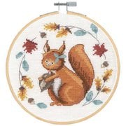 DMCBK1926 [刺繍キット Squirrel 直径18cm]