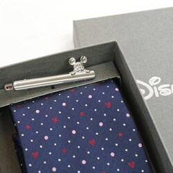 DN885434紺＆Wa-09 [ディズニー ネクタイ＆タイバー ドット柄＆ひょっこりミッキー BOX付]