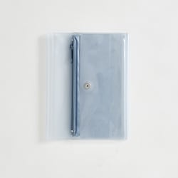 isshoni.ケース付ノートカバーPVC A6 Rクリアブルー N1994