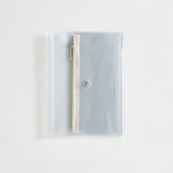 isshoni.ケース付ノートカバーPVC A6 Rクリアベージュ N1995