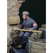 DD35235 1/35 WWII ドイツ パンツァーファウストを持つヒトラーユーゲントの少年 ドイツ 1945 [組立式プラスチックモデル]