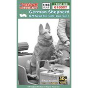 FRE616007 1/16 ジャーマンシェパード Vol.1 側車に乗るK-9（軍犬） [組立式プラスチックモデル]