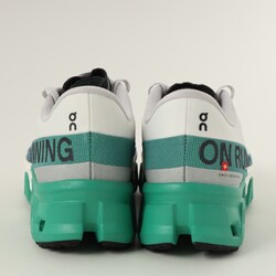 ONCモンスター2WH ホワイト/グリーン　レディース24cm Women's Cloudmonster 2 | Beige & Blue | On United States