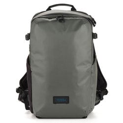 636-441 [カメラバッグ ソルスティス V2 バックパック 20L グレー]