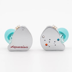 カナル型イヤホン AQUARIUS