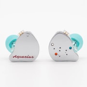 カナル型イヤホン AQUARIUS