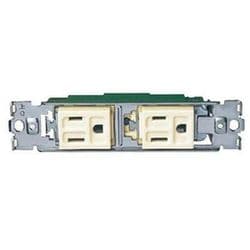 器具用フルカラー接地ダブルコンセント 横形 ミルキーホワイト 1個 WCF2066WK