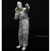 ARP35027 1/35 ヘッツァー 無線手 [組立式プラスチックモデル]