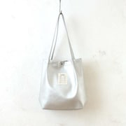htucktote [623-4697 ハンドルタックトート トートバッグ 合皮/SV]