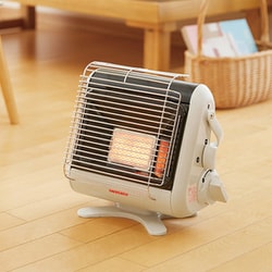 未使用品 iwatani ストーブ 軽量 YH-246 2006年製 イワタニ 未使用品 iwatani ストーブ 軽量 YH-246 2006年製 イワタニ