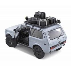 ラーダニーバ ソリッド 1/18 ジャンク 61akGjwoIYL._UF350,350_QL50_.jpg